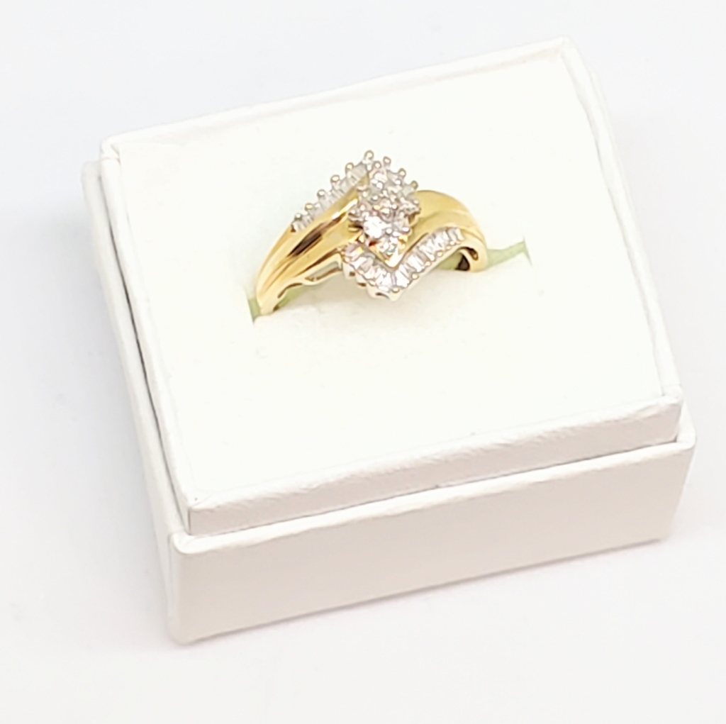 10k Solid Yellow Gold 035ctw Diamond Ring
